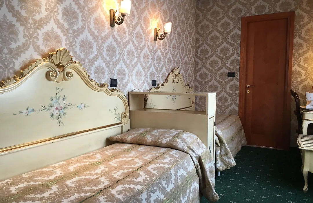 Hotel Gorizia A La Valigia-1